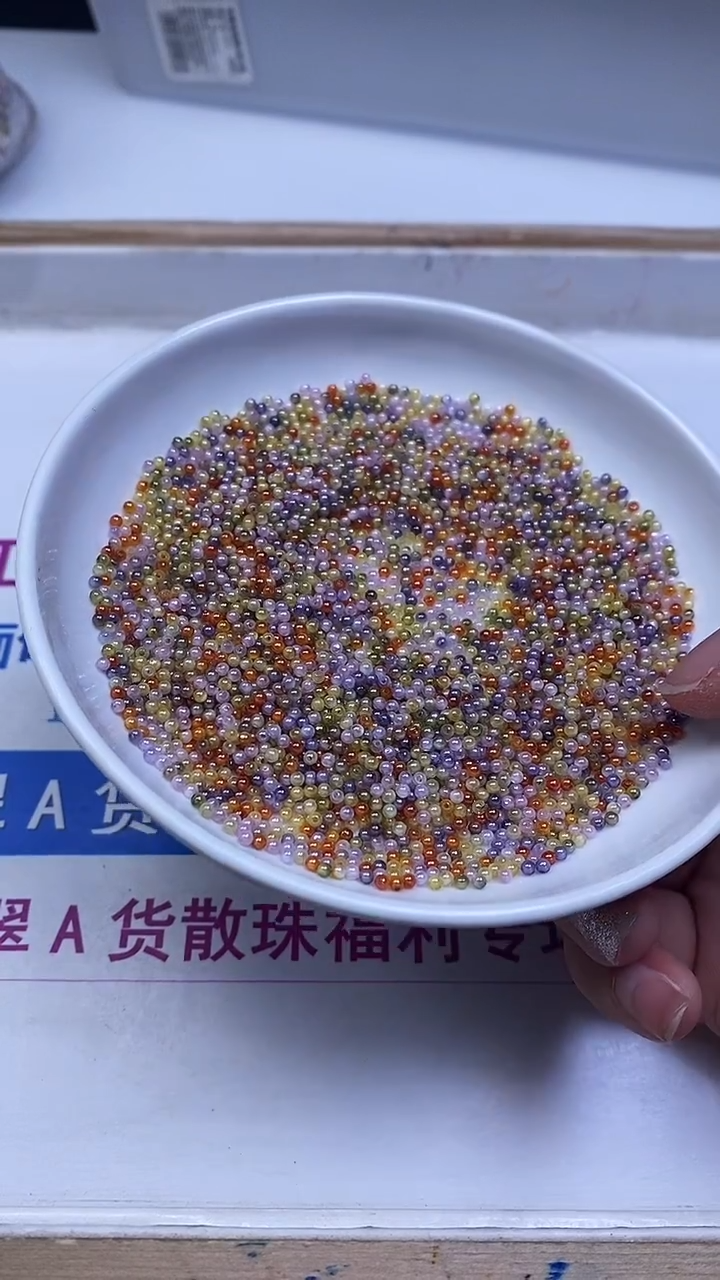 未镶嵌天然锆石散珠D768 彩锆石2mm100个9.8元