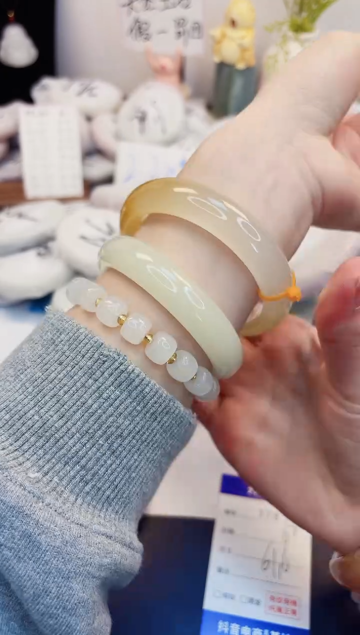 【闪购商品】石英质玉手镯未镶嵌178-财气镯-圈口62