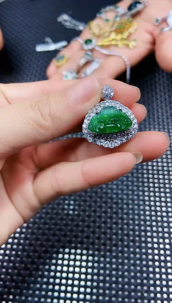 【闪购商品】翡翠颈饰未镶嵌111111111