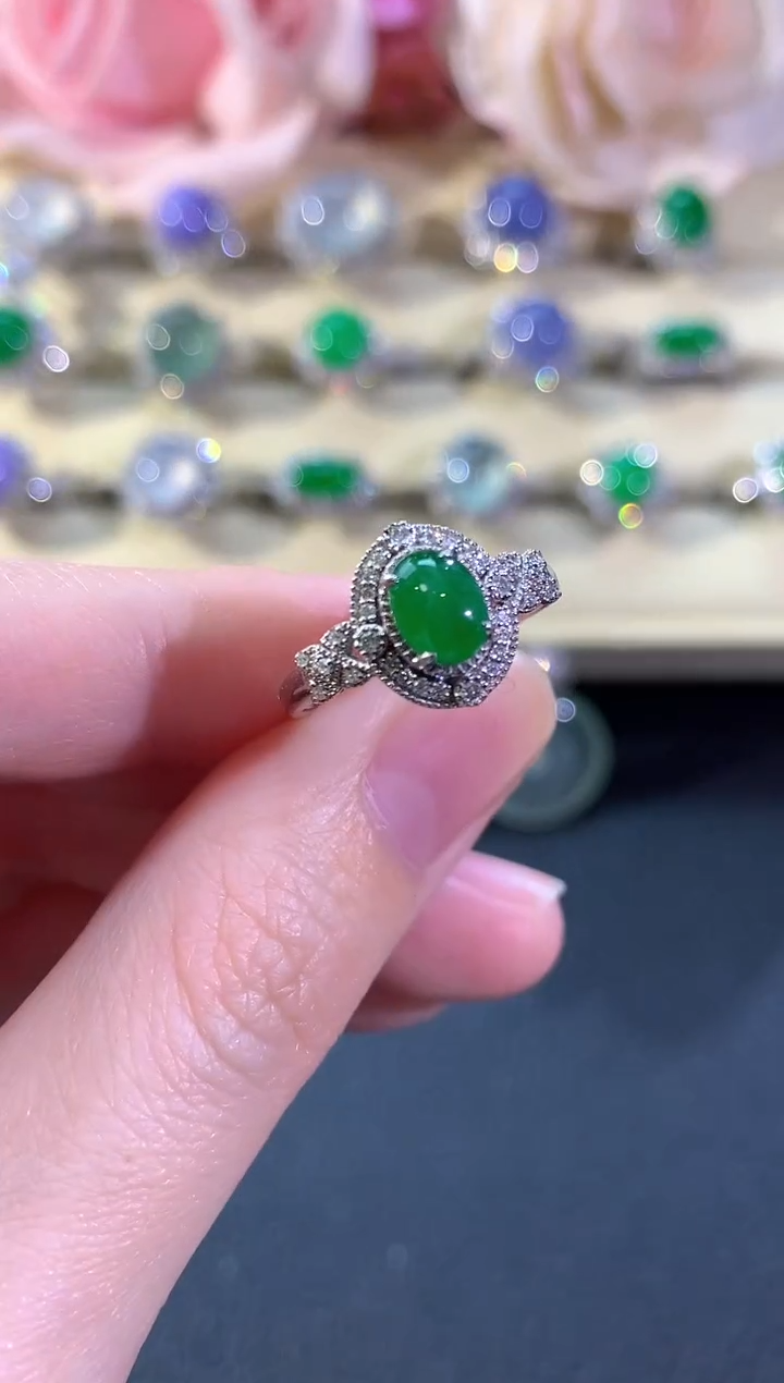 18K金镶嵌戒指翡翠冬日珠宝Q36