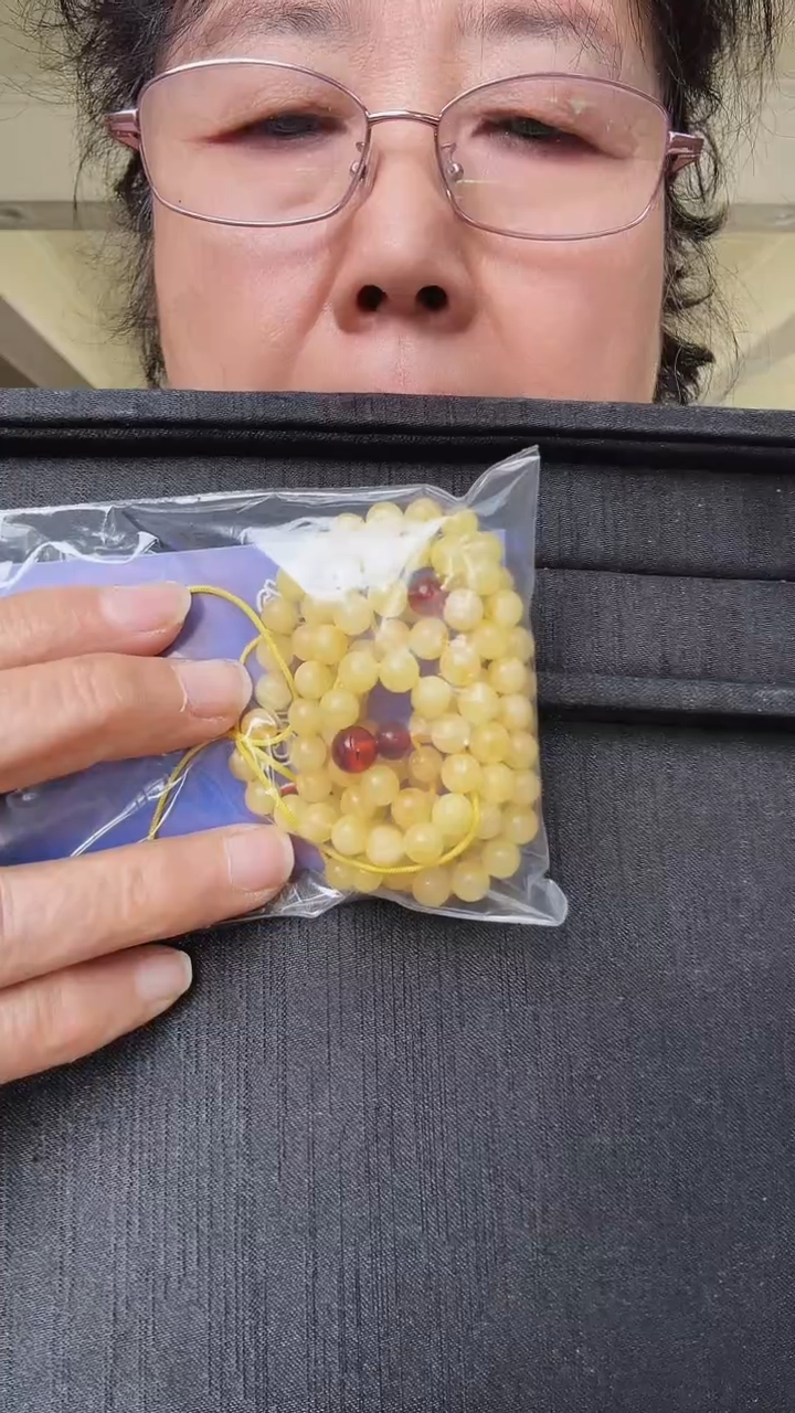 手串琥珀未镶嵌今***天1