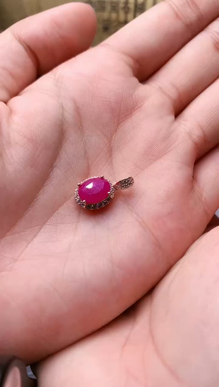 【闪购商品】红宝石颈饰银S925镶嵌........