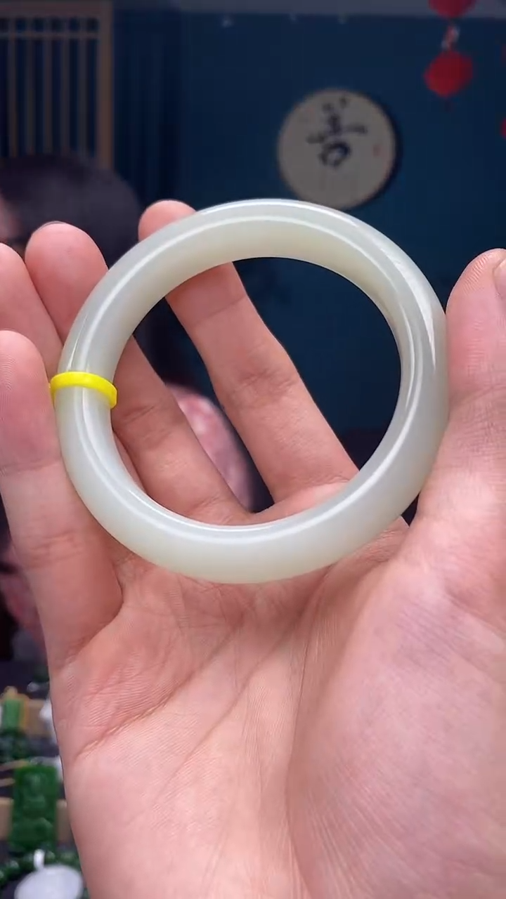 【闪购商品】和田玉手镯未镶嵌手镯59