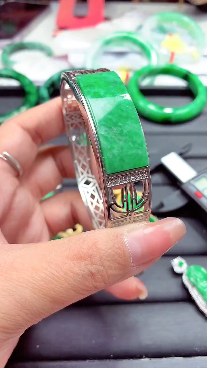 【闪购商品】翡翠手镯银S925镶嵌手镯