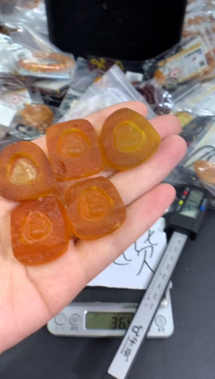 蜜蜡未镶嵌珠宝奇石多样性发一件