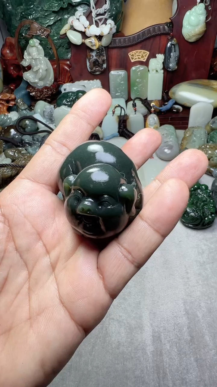 和田玉未镶嵌把件-