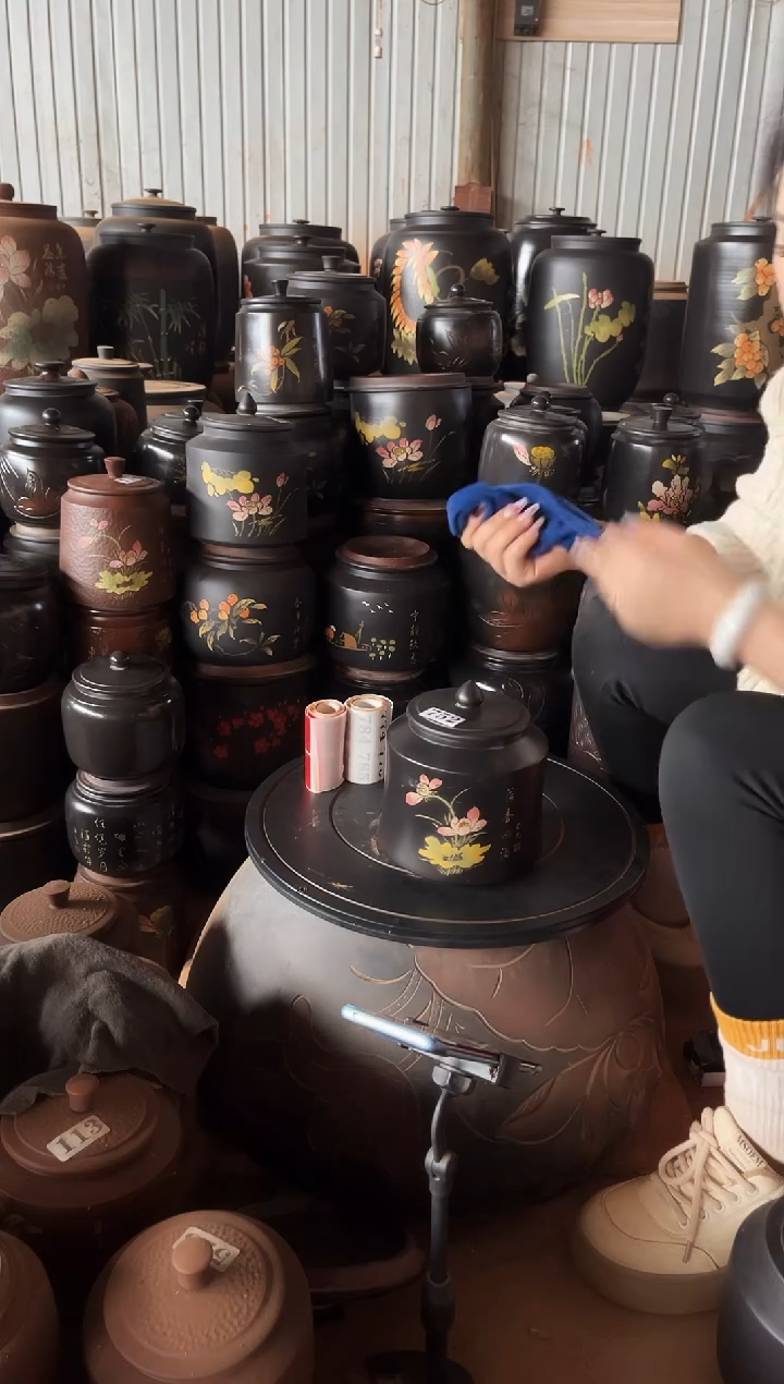 【闪购商品】壶瑕疵茶叶罐 小蛮腰彩填  752