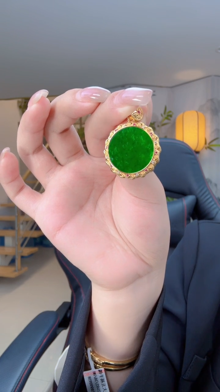 【闪购商品】翡翠吊坠(不含链)银S925镀金镶嵌天然缅甸A货翡翠吊坠