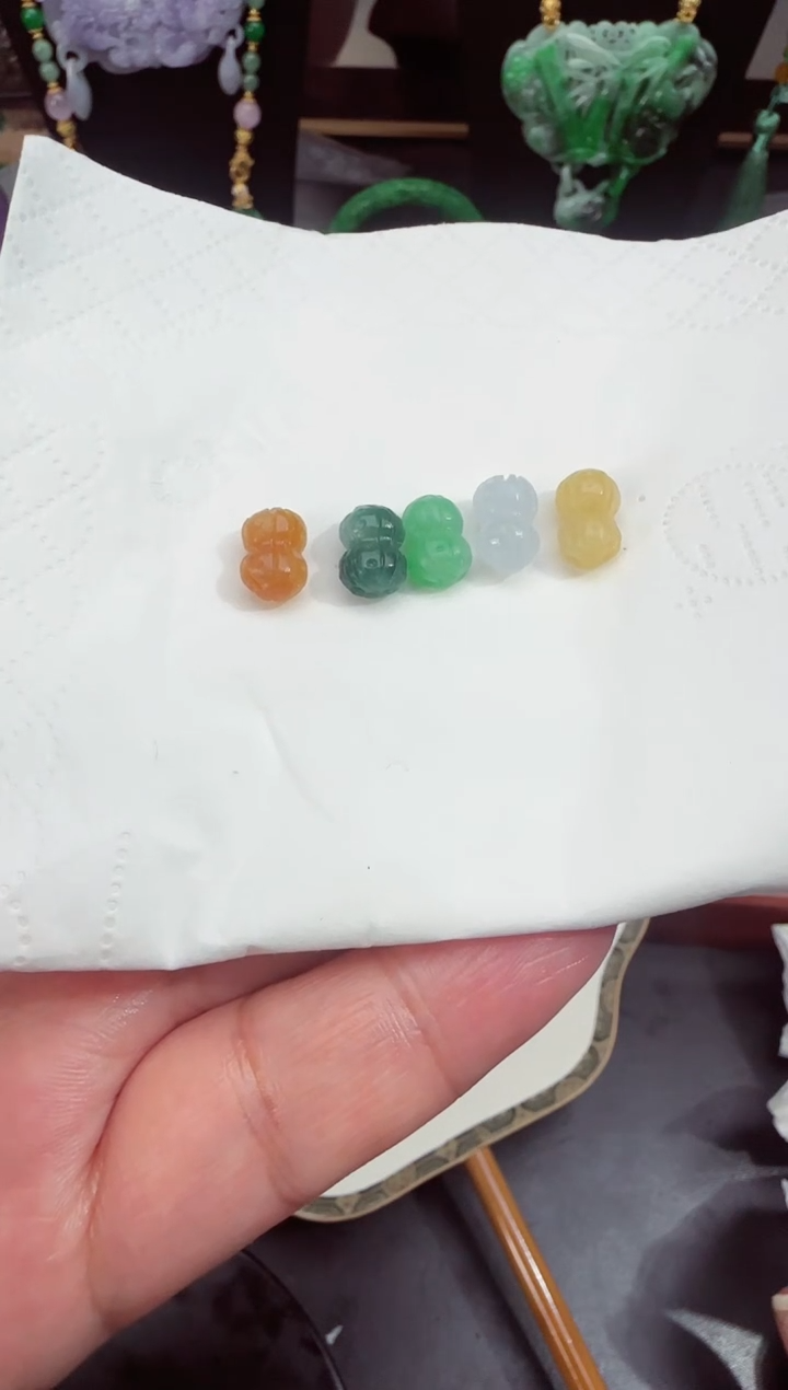 定制翡翠未镶嵌拍照