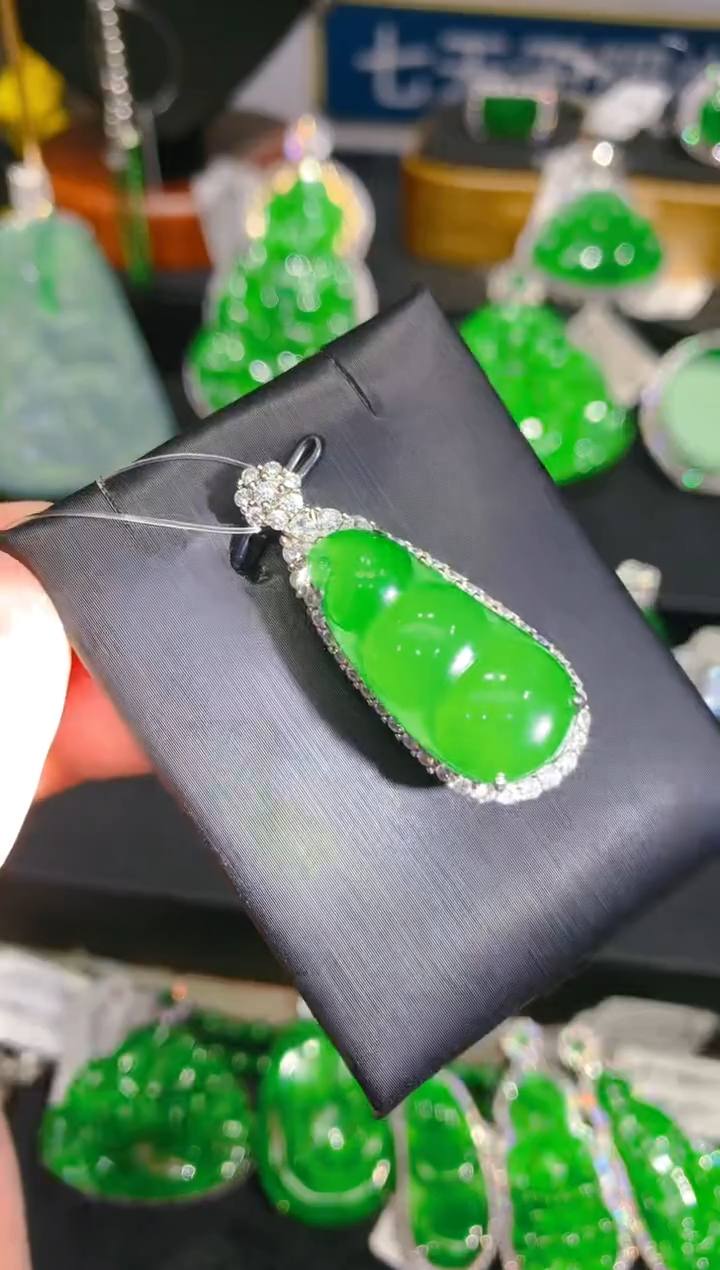 【闪购商品】翡翠颈饰银S925镶嵌34一季