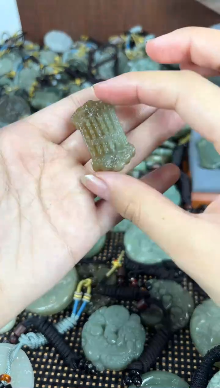 【闪购商品】和田玉颈饰未镶嵌1