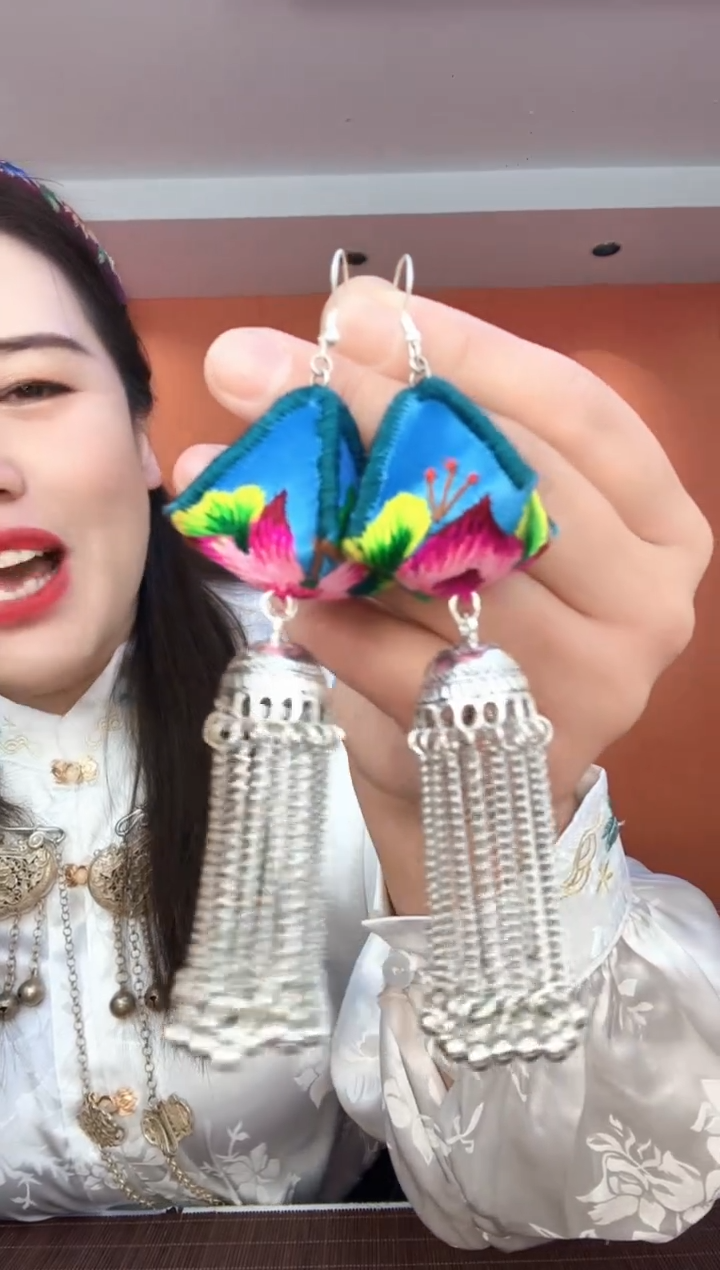 【闪购商品】织绣非遗手工刺绣耳环