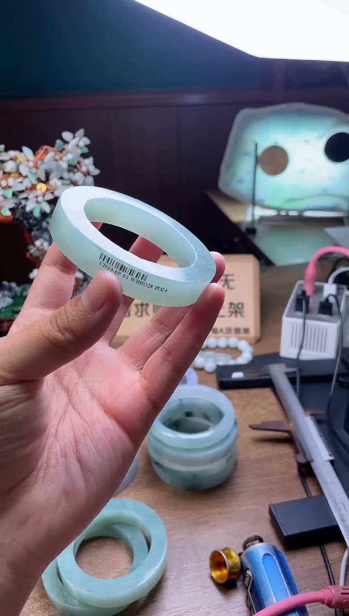 【闪购商品】定制翡翠手镯未镶嵌定制