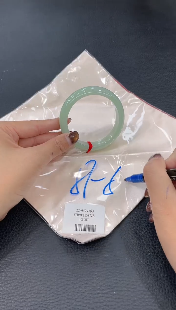 【闪购商品】翡翠手镯未镶嵌手镯