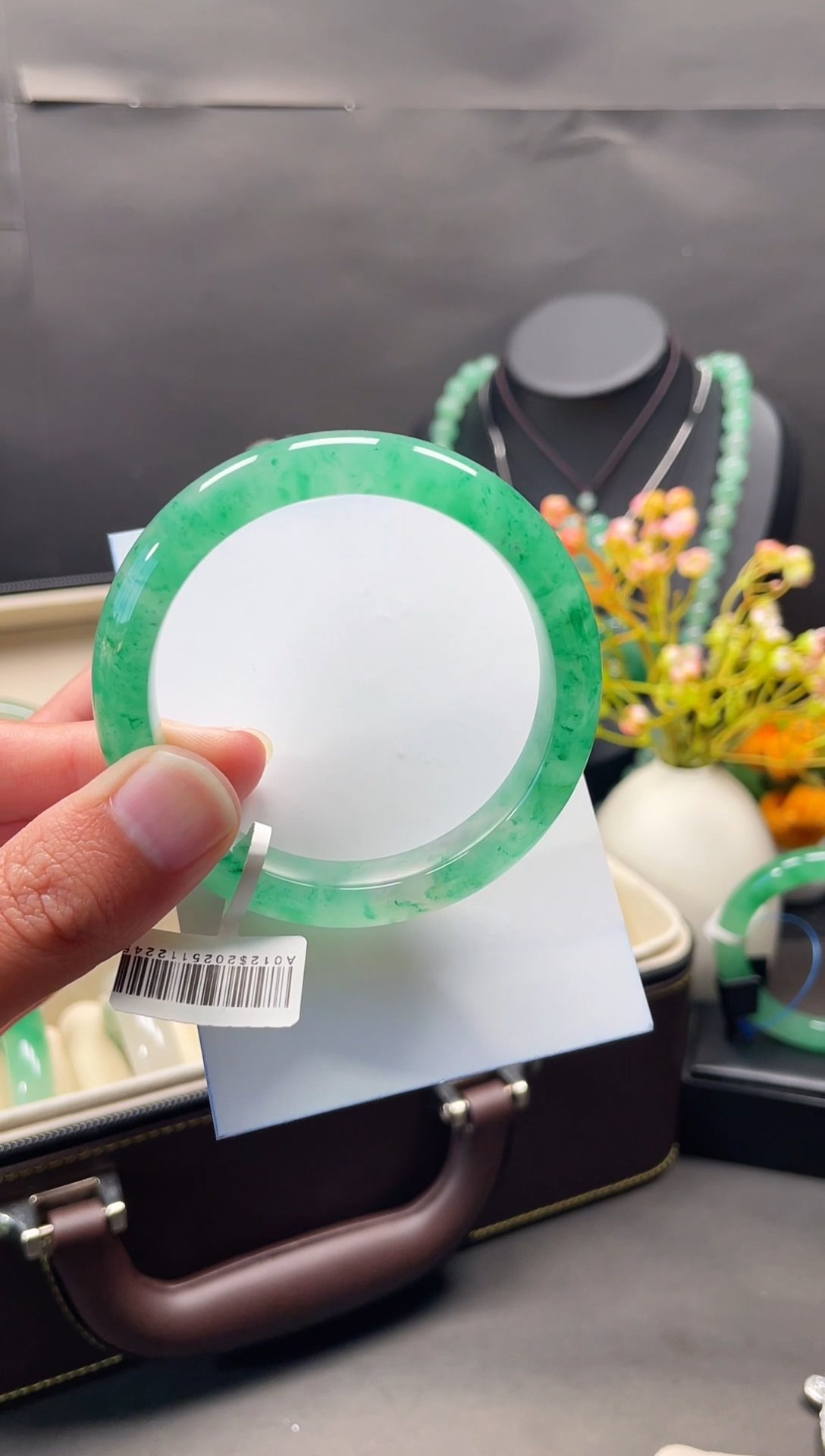 未镶嵌手镯石英质玉天然非洲翠手镯圈口