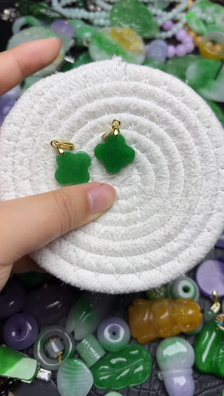 颈饰未镶嵌翡翠缅甸翡翠吊坠