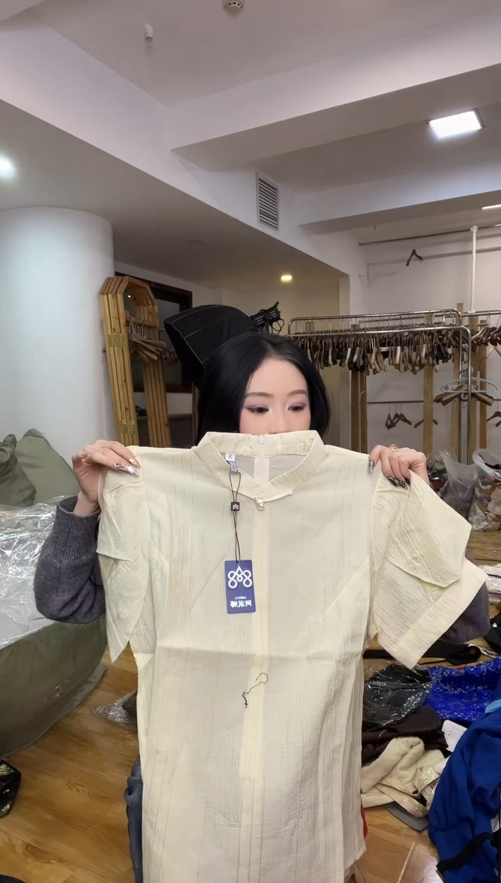 2XL码    125-135斤    半袖