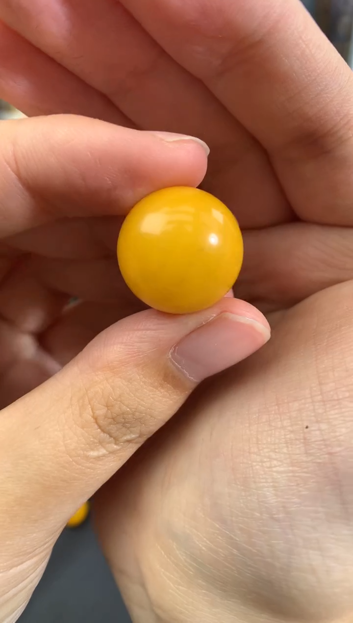 琥珀未镶嵌珠宝奇石1