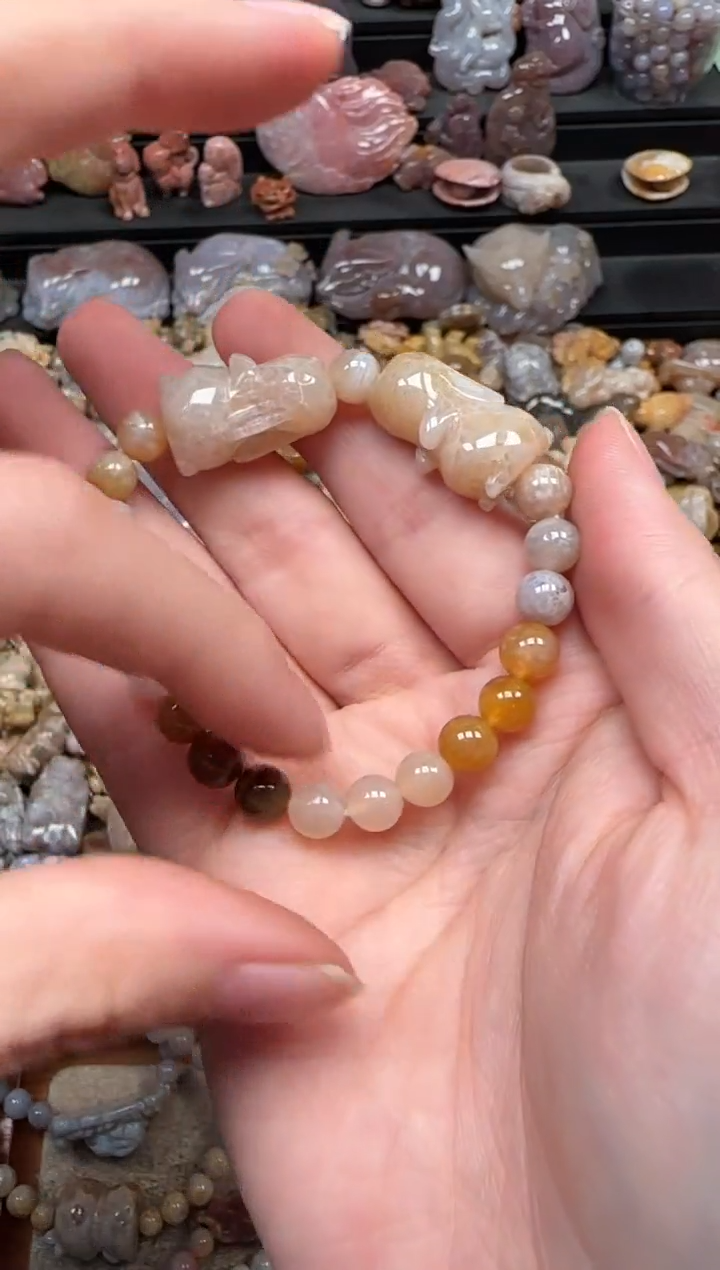 颈饰未镶嵌硅化珊瑚（珊瑚玉）223