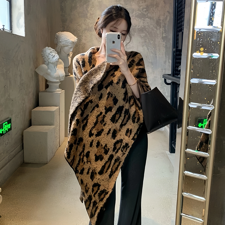 时髦豹纹围巾斜角边设计慵懒风韩系冬季加厚加长保暖披肩拼色围脖