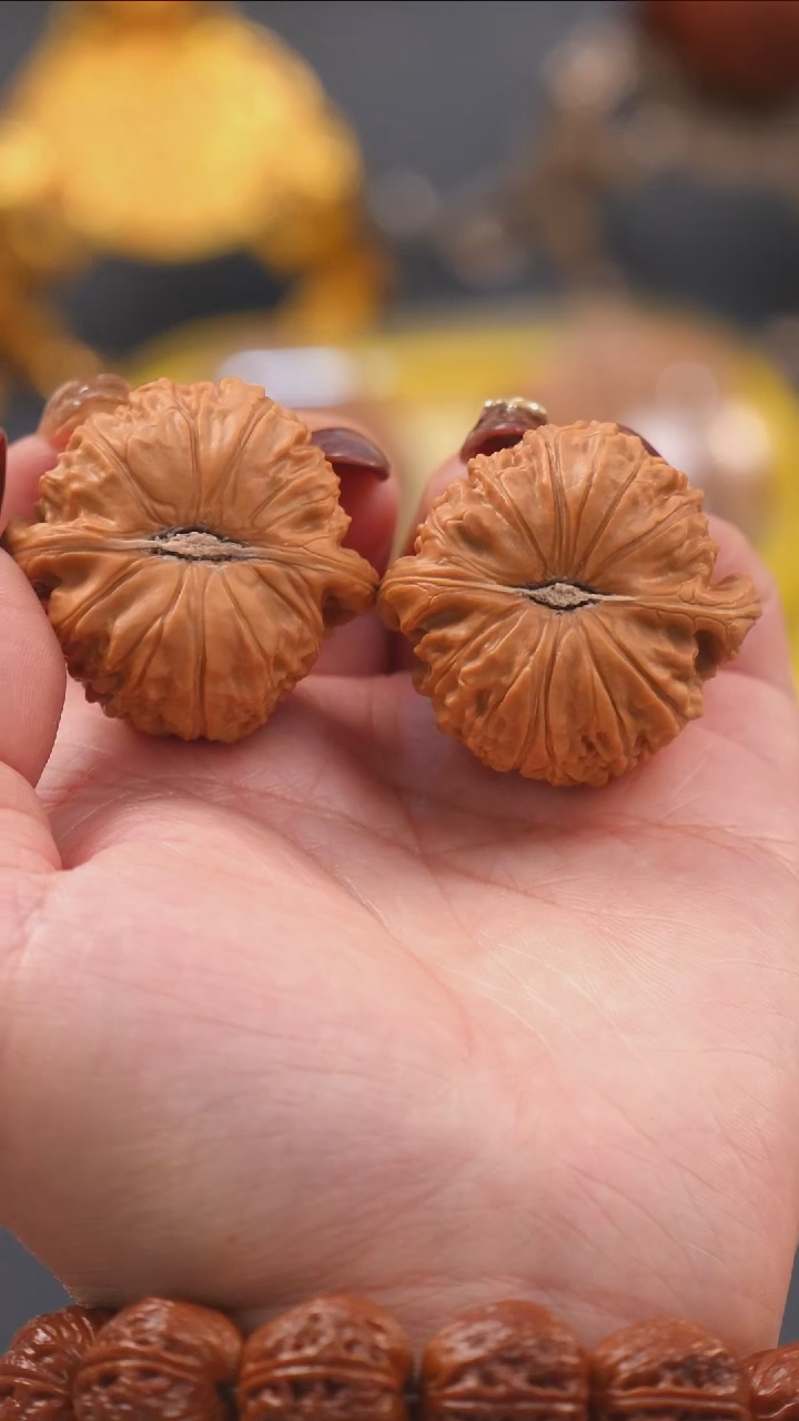 【闪购商品】文玩核桃吊坠39白狮子