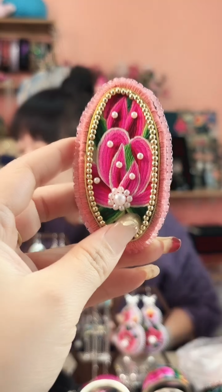 艺枝独绣手工饰品424