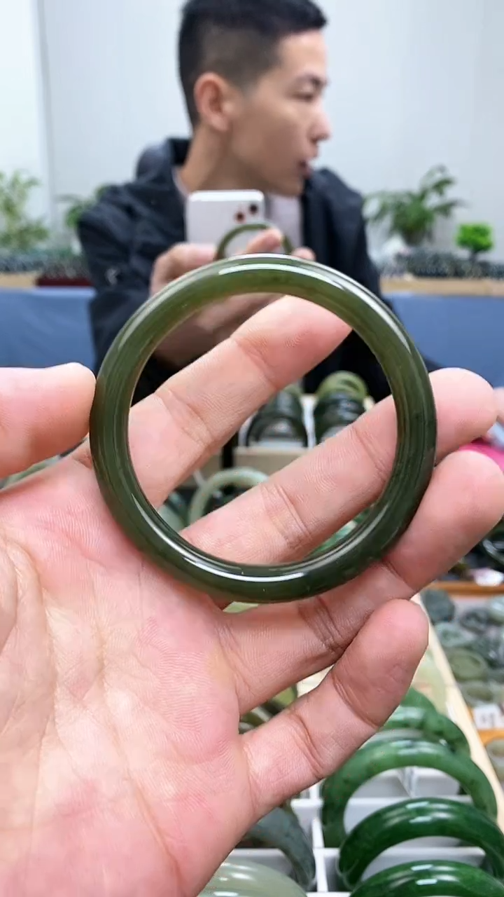 【闪购商品】和田玉手镯未镶嵌52.7