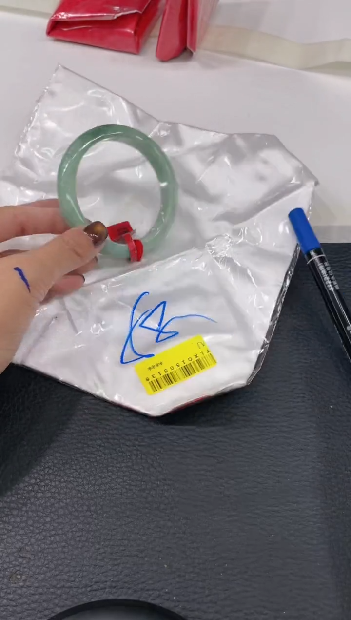 【闪购商品】翡翠手镯未镶嵌手镯