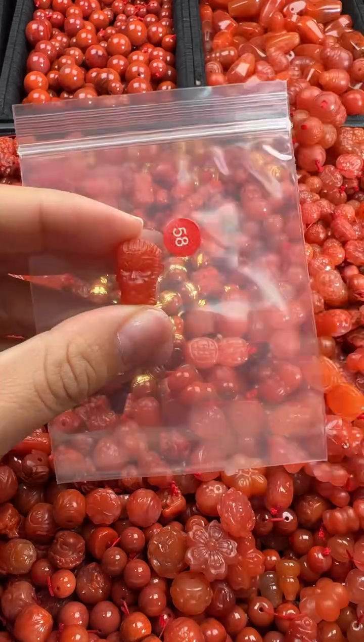 【闪购商品】南红玛瑙颈饰未镶嵌1