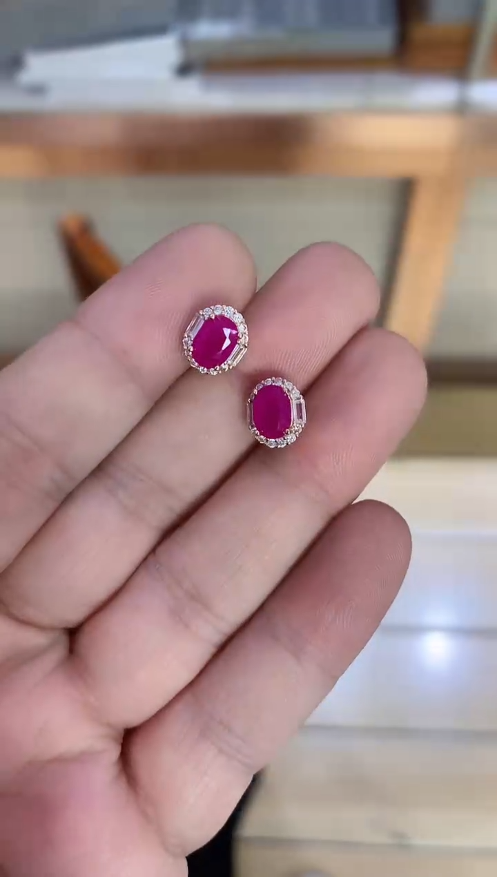 【闪购商品】红宝石耳饰银S925镶嵌........