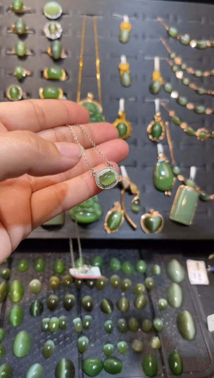 【闪购商品】和田玉碧玉猫眼吊坠银S925镶嵌多样性发一