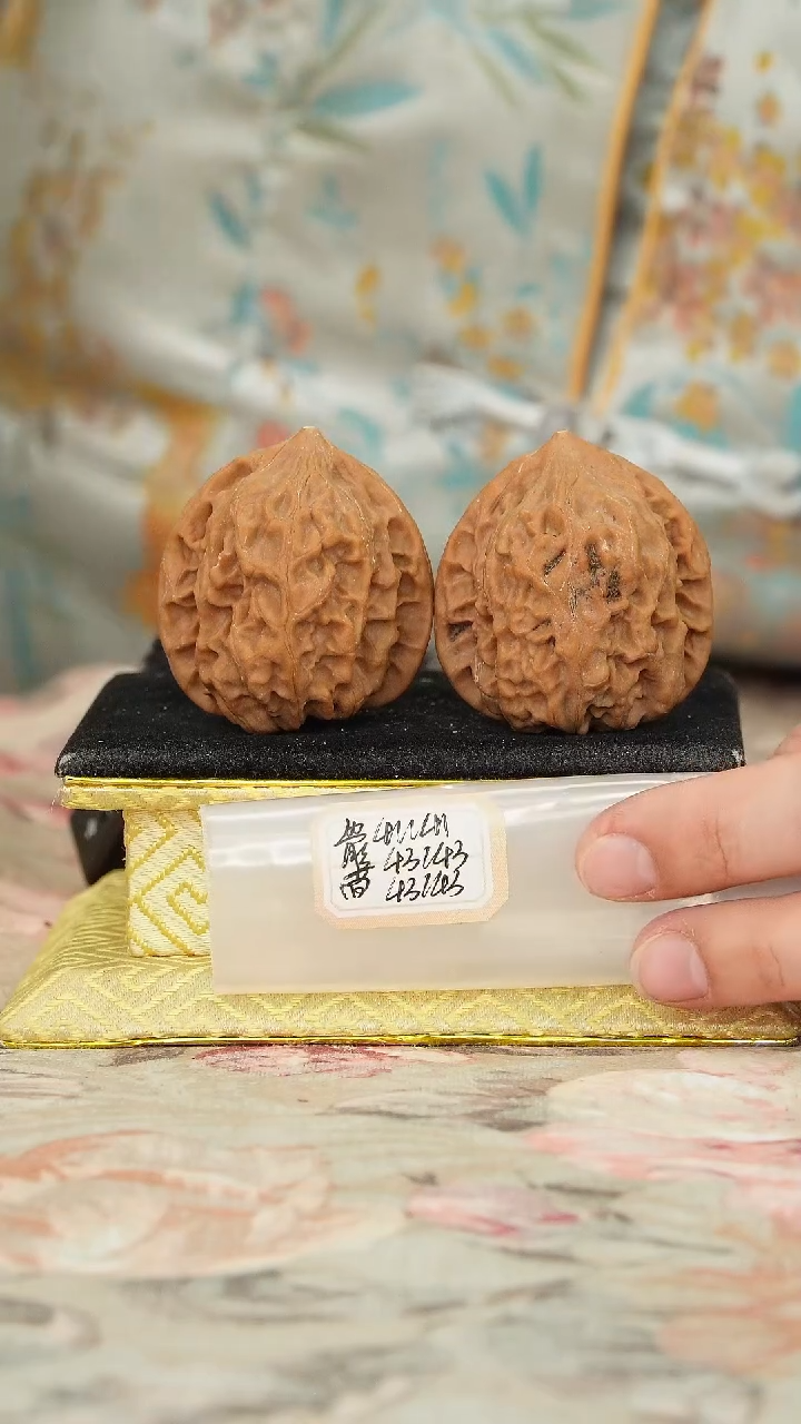 【闪购商品】文玩核桃把件鸡心有修