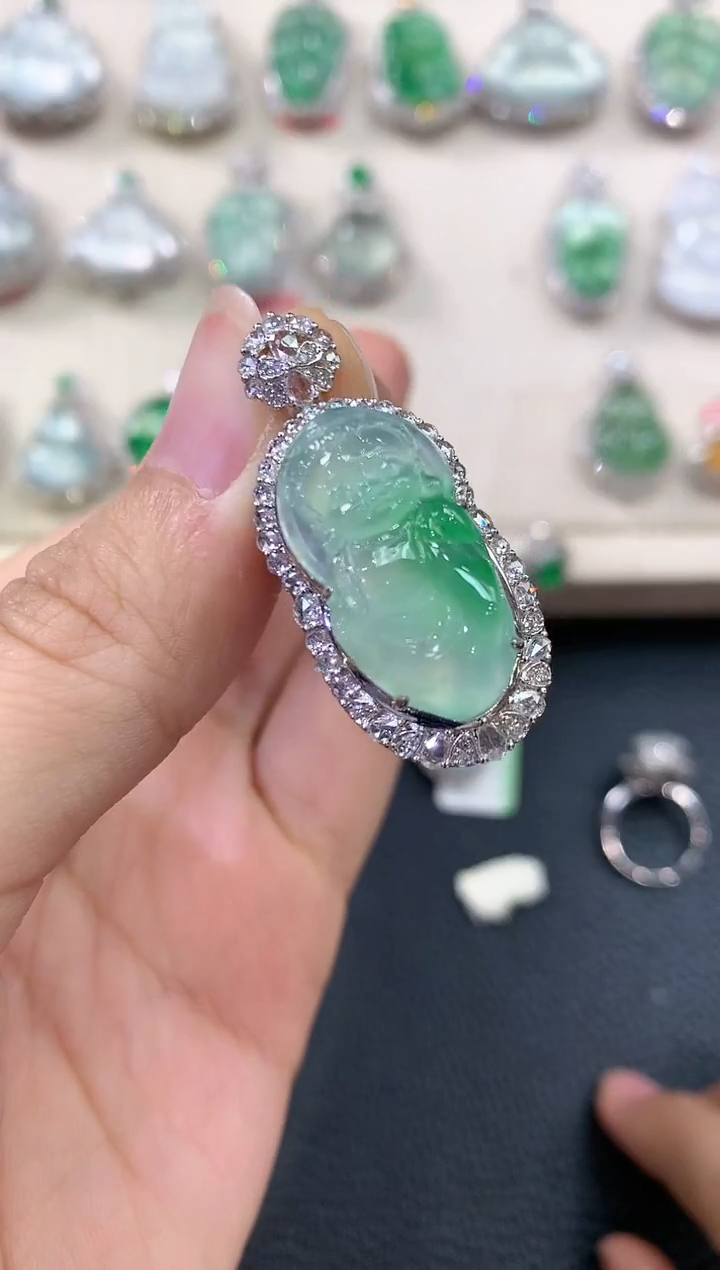 【闪购商品】翡翠吊坠(不含链)18K金镶嵌C164   