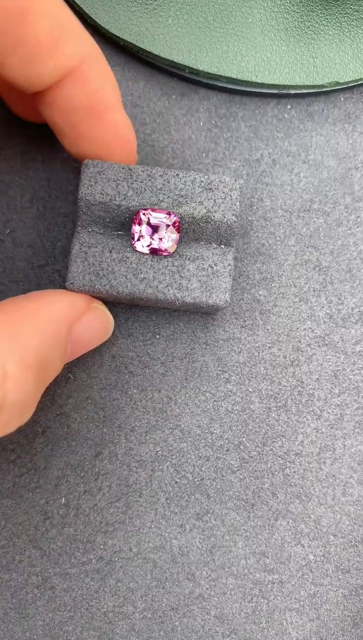 【闪购商品】尖晶石裸石未镶嵌2.9ct 粉紫色尖晶石