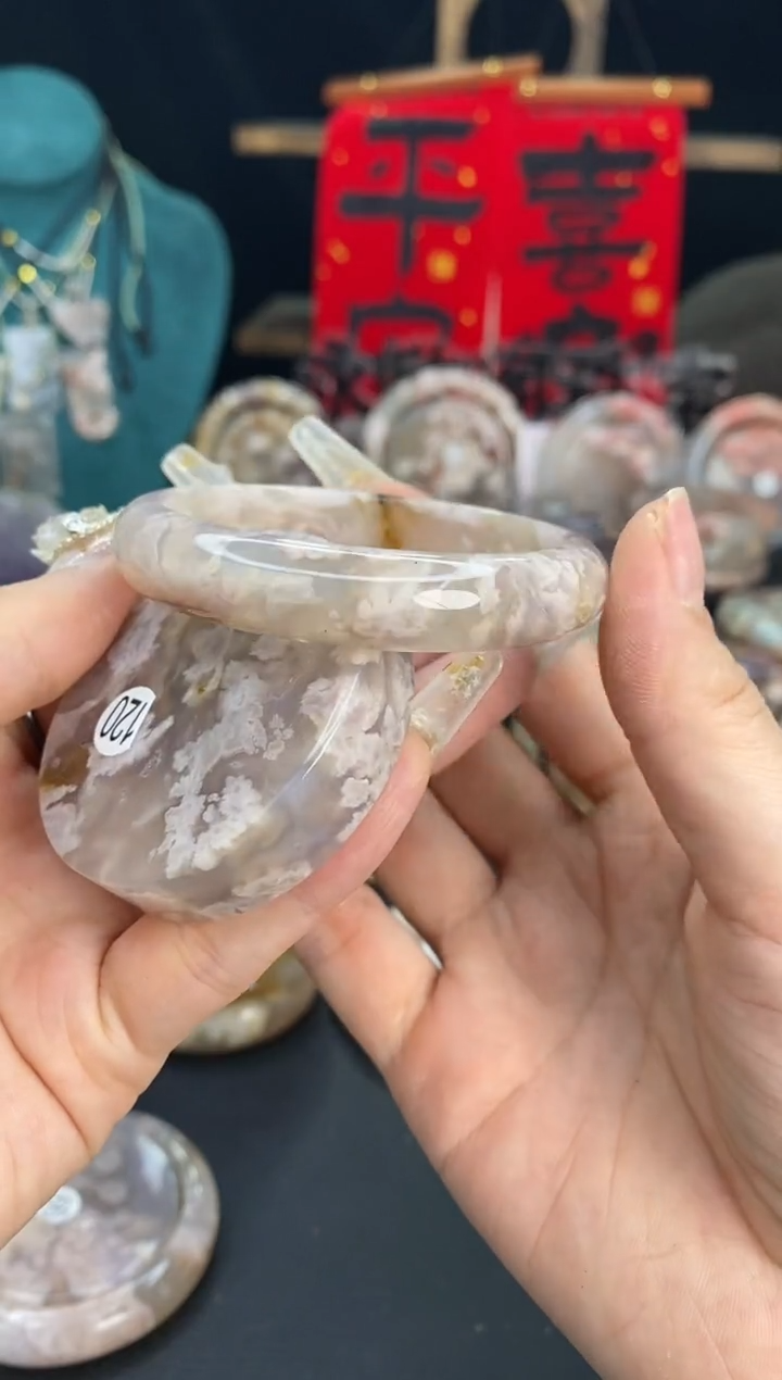 【闪购商品】石英质玉手镯（圆镯）未镶嵌53.9