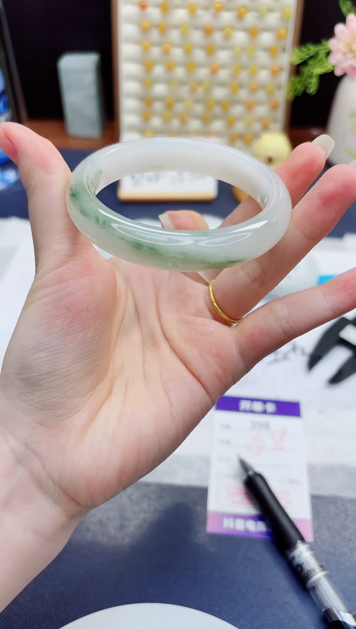 未镶嵌手镯石英质玉398-天山翠-圈口58