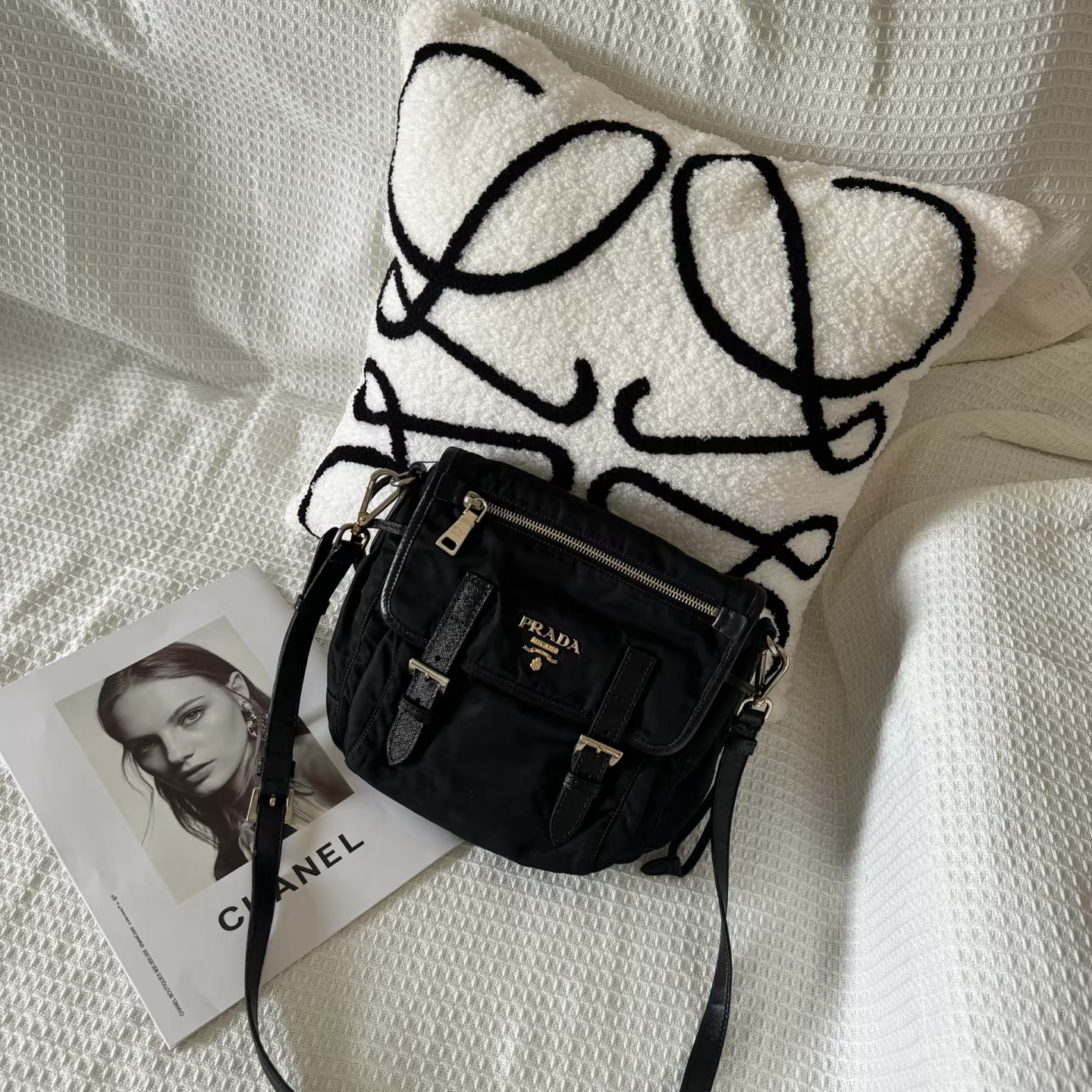 95新 Prada/普拉达 黑色降落伞双眼斜跨包/WJ12123022/5419