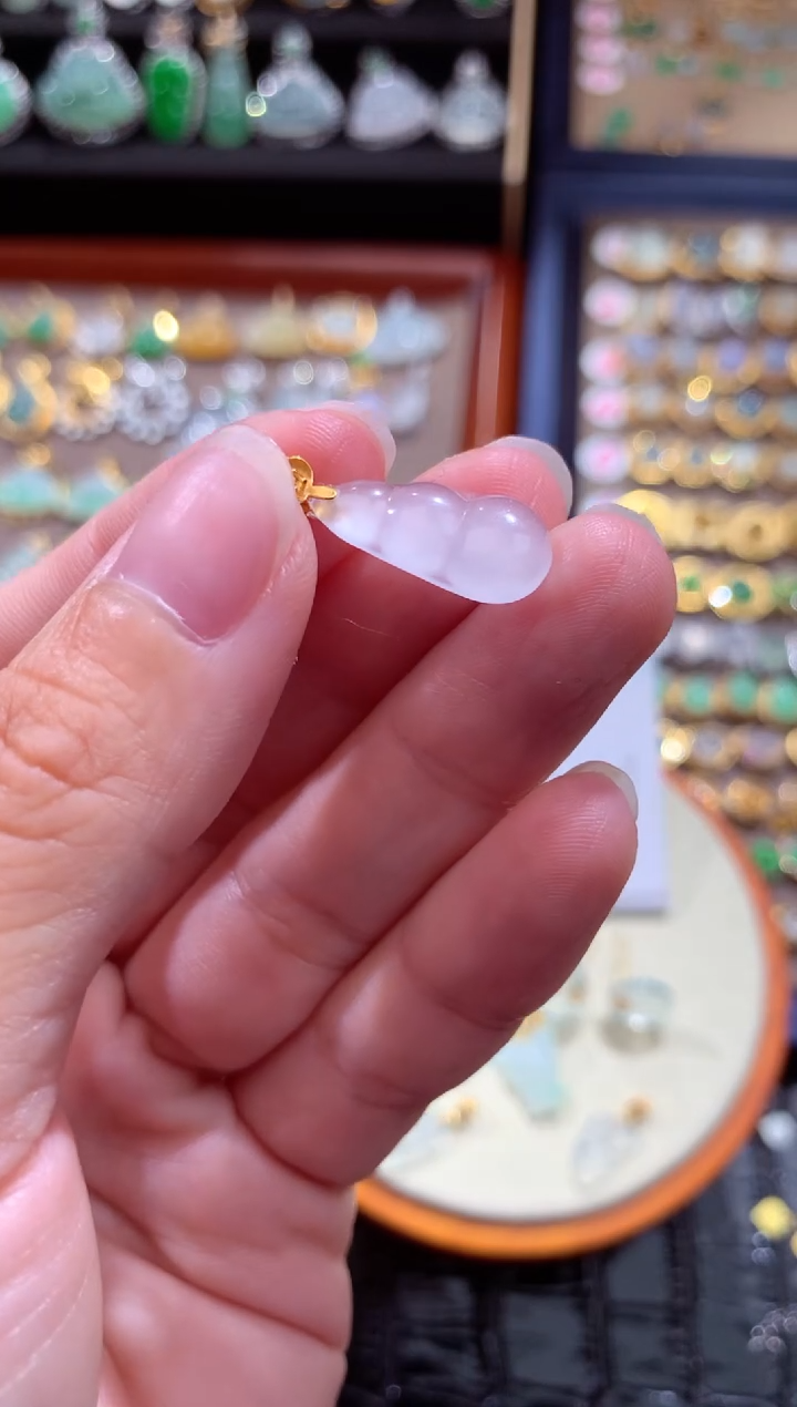 颈饰18K金镶嵌翡翠翡翠