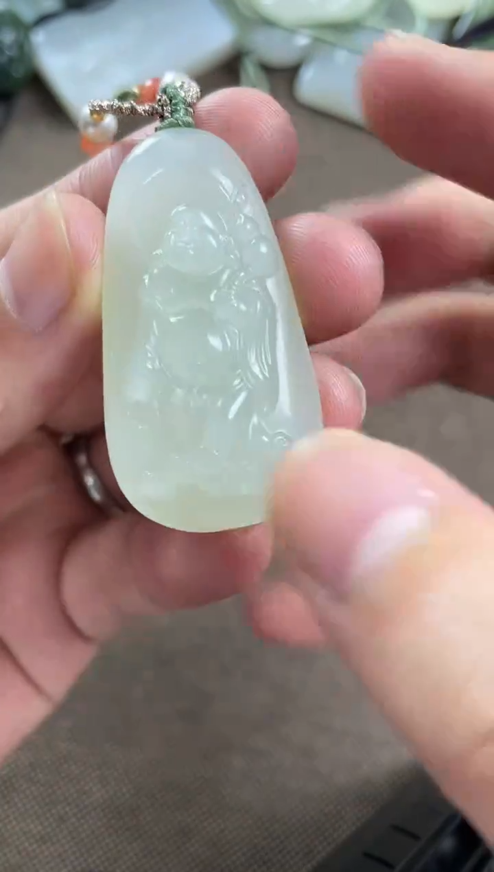 颈饰未镶嵌和田玉佛公