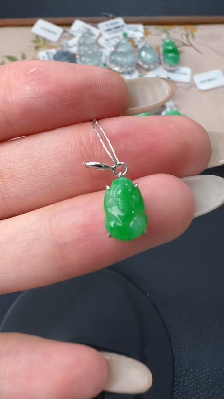 【闪购商品】翡翠吊坠(不含链)18K金镶嵌2