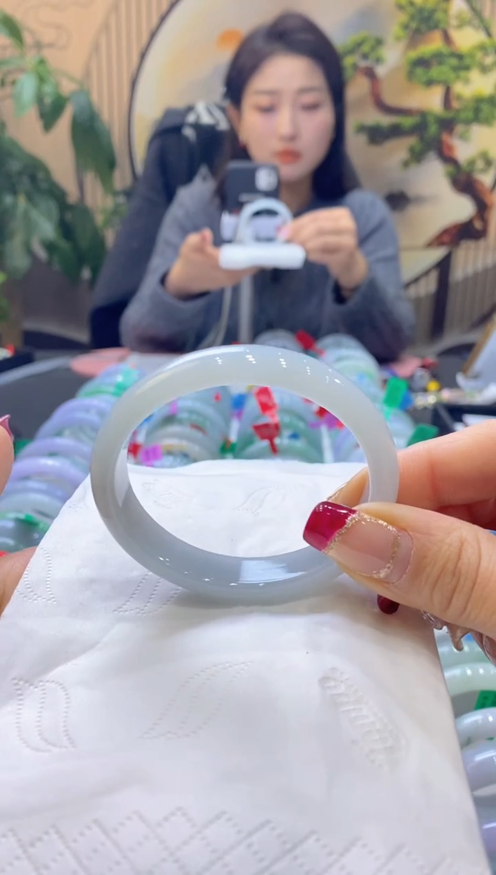 【闪购商品】翡翠手镯未镶嵌99919442