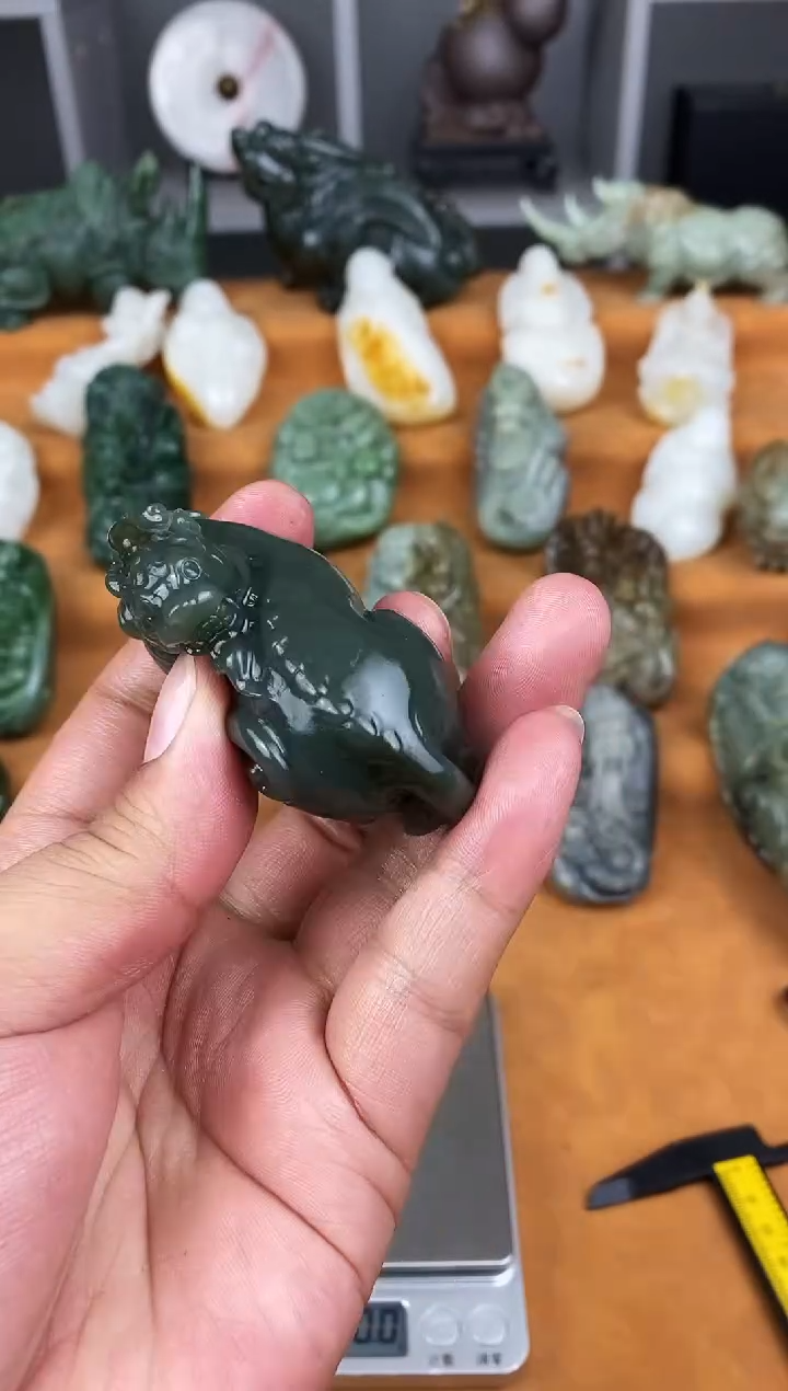 未镶嵌和田玉把件1