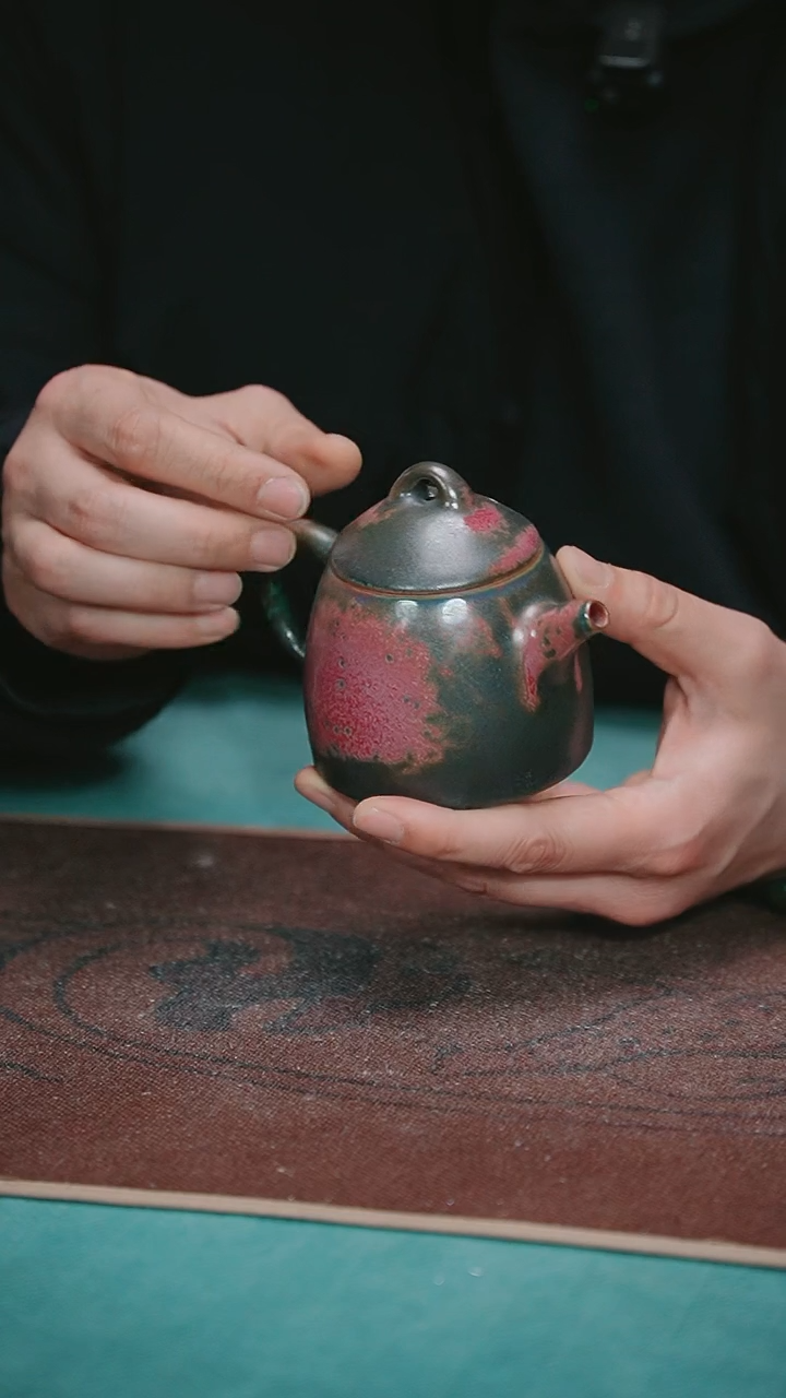 【闪购商品】201-1秦权壶（炉钧釉）