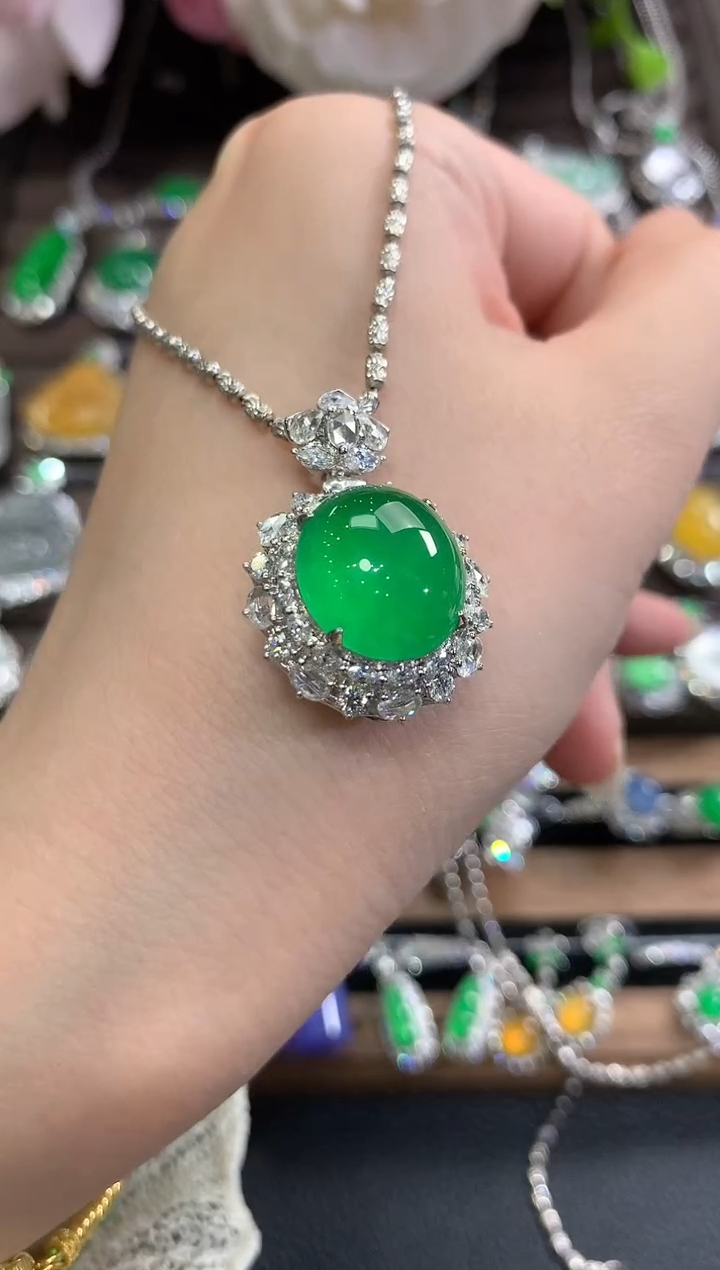 吊坠(不含链)18K金镶嵌翡翠风****9春日珠宝 A42