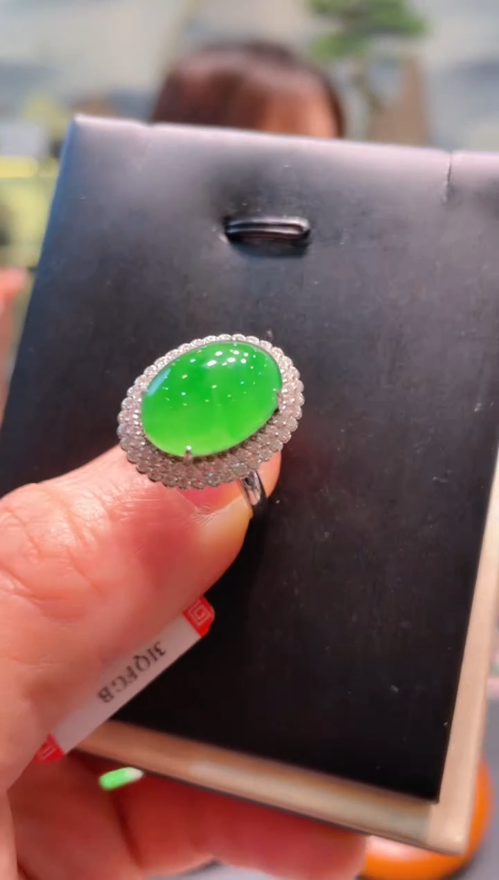 【闪购商品】翡翠颈饰18K金镶嵌A27戒指