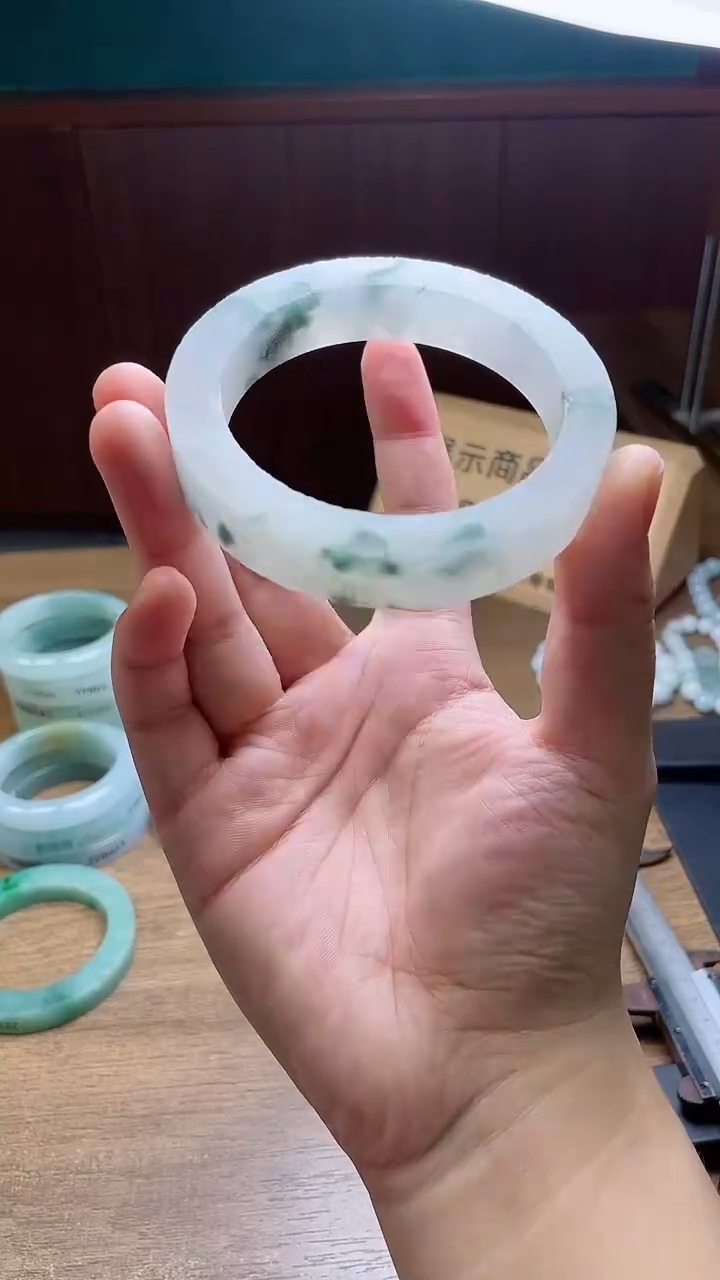 定制翡翠手镯未镶嵌秋*定制