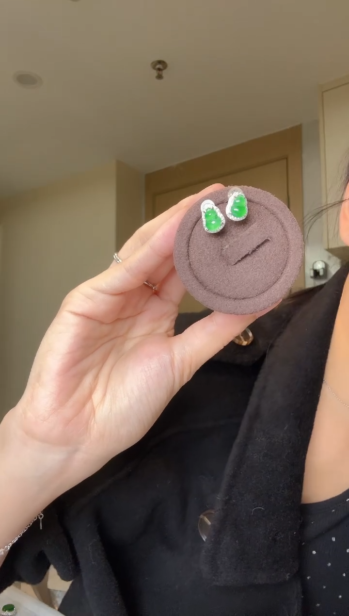 【闪购商品】翡翠耳钉银S925镶嵌大葫芦耳钉