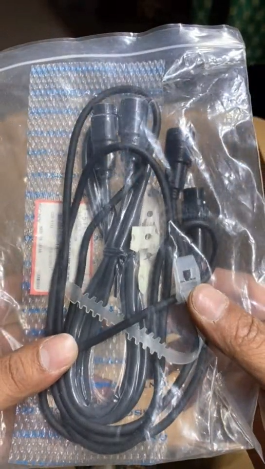 8新中古商品，瑕疵品，不保好坏。958