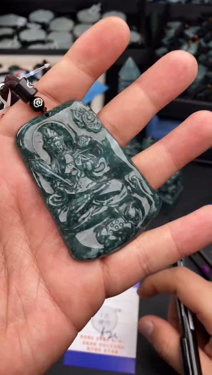 【闪购商品】翡翠颈饰未镶嵌  天然翡翠，一物一图