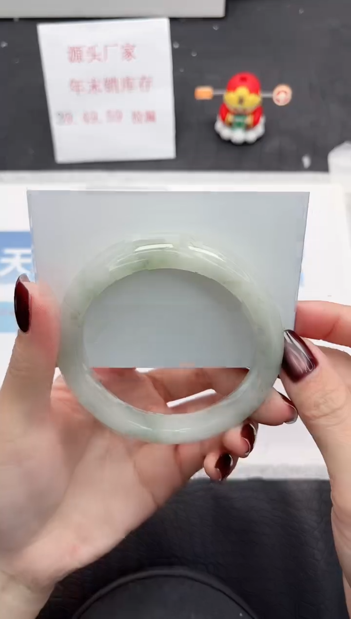 【闪购商品】石英质玉手镯未镶嵌399-60.8